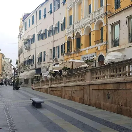 Piro Centro Con Box Privato Sanremo
